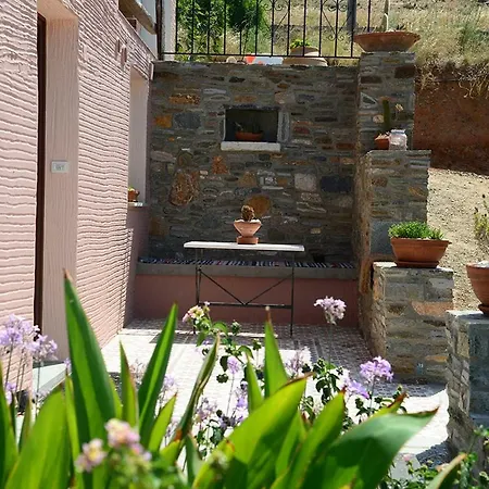 Melissanthi Farm House-thymari דירה Vári